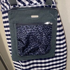 Baggallini Pocket Slim Crossbody
